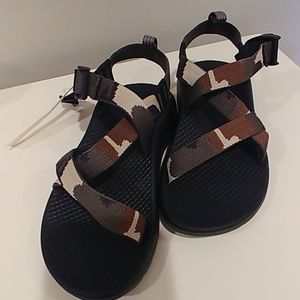 Kids camo Chacos sandals
